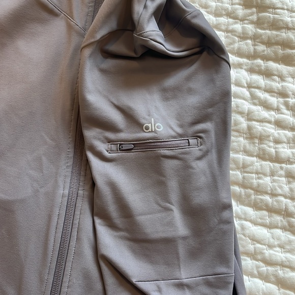NWOT! Alo Yoga full zip, size medium - Picture 4 of 6